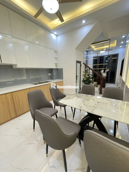 Bán nhà Đào Tấn 35m 4 Tầng Ngõ thông, kinh doanh giá 6.9 tỷ