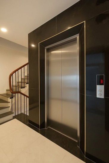 BÁN NHÀ PHỐ MẶT TIỀN LÊ THANH NGHỊ 7 TẦNG THANG MÁY Ô TÔ ĐỖ CỬA VỊ TRÍ VÀNG