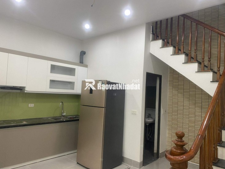 Cần tiền bán nhà 3 tầng Gia Lâm - Hà Nội, giá 6.3 tỷ