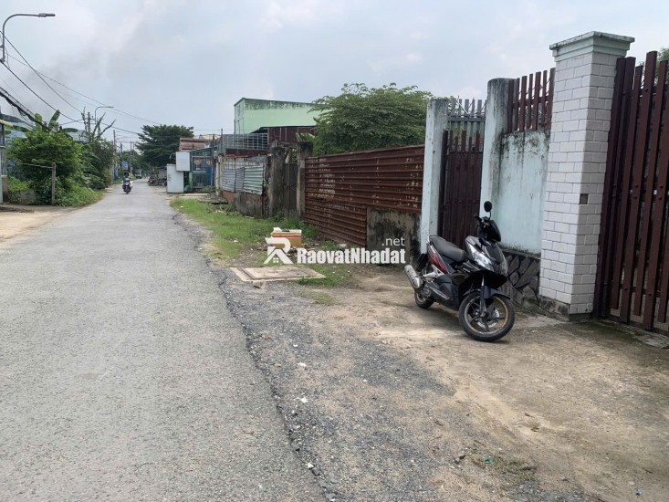 Bán ĐẤT 700m2, 300m2 đất nông nghiệp nằm mặt tiền Phạm Văn Hai Bình Chánh