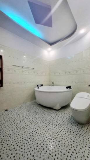 MÃ LÒ - BÌNH TÂN - MẶT TIỀN KD KHU TÊN LỬA - NỘI THẤT FULL GỖ XỊN (4x18m) 4 TẦNG - HẺM ÔTÔ 8M - NHỈNH XÍU 7 TỶ CÒN TL
