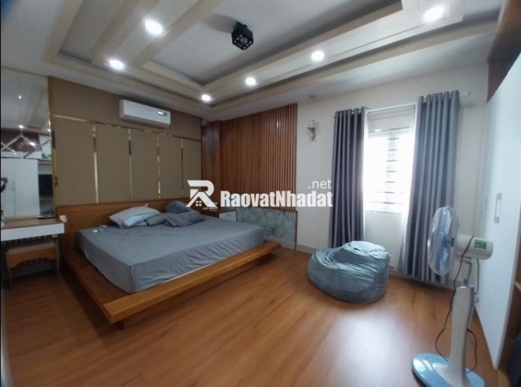 QUẬN 12 - BÁN NHÀ 2 MẶT TIỀN, 4 TẦNG LẦU, - MẶT TIỀN ĐƯỜNG NHỰA,CÓ LỀ ĐƯỜNG - DIỆN TÍCH NGANG 5.5M,DÀI 18M