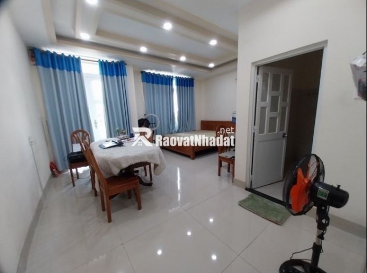 QUẬN 12 - BÁN NHÀ 2 MẶT TIỀN, 4 TẦNG LẦU, - MẶT TIỀN ĐƯỜNG NHỰA,CÓ LỀ ĐƯỜNG - DIỆN TÍCH NGANG 5.5M,DÀI 18M