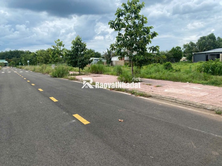 300tr/200m2 mặt tiền nhựa 8m , ngay chợ Tân Phước , cách DT 753 chỉ 50m