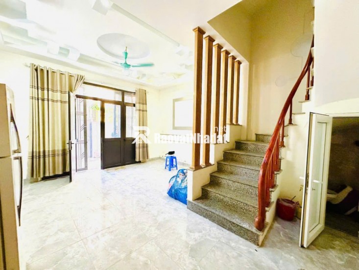 Tây Hồ, hàng hiếm, 6 tầng, thang máy xịn, 2 phút là ra Hồ Tây lộng gió!