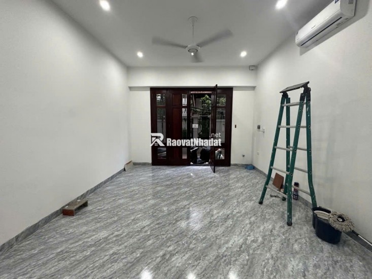 Nhà Tứ Liên - Tây Hồ - 5 tầng - thang máy - chuẩn công năng, về ở luôn giá 9,4 tỷ