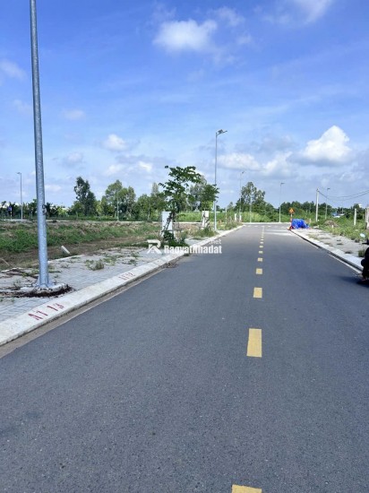 Đất đẹp mặt tiền trung tâm Cần Đước,gần chợ và UBND
