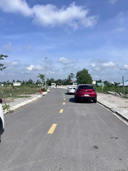 Đất đẹp mặt tiền trung tâm Cần Đước,gần chợ và UBND