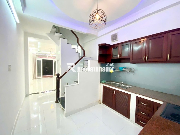 22 Triệu: nguyên căn XE HƠI TRONG NHÀ- Hoàng Hoa Thám- 3 Tầng 4 Phòng- Bếp & 4 Máy Lạnh. 0933910039