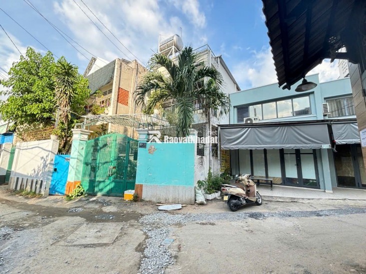 Bùi Đình Túy 72 m2,  2tầng ,  4.4 x17,  9.8 tỷ Phường 12 Bình Thạnh
Nhà cũ tiện xây mới, 3PN, 2 vệ sinh
Lh Thanh Hải 0905005058
