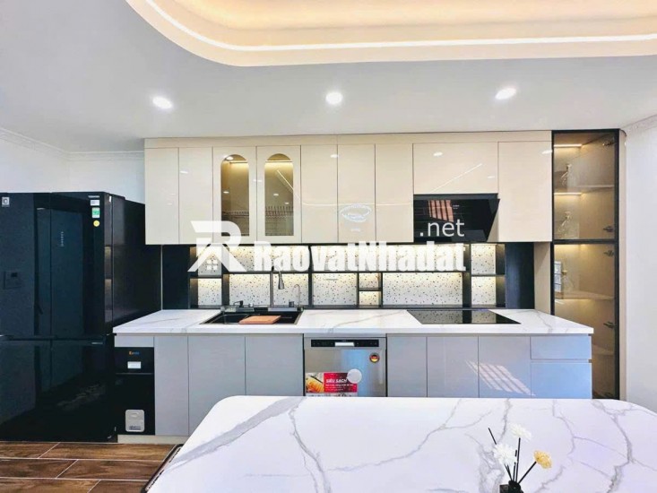 Siêu Phẩm Hiếm! Bán Nhà Đẹp, Thang Máy Quận Đống Đa - 141 Phố Thịnh Quang - S 40m2 - Giá Chào 14.8 Tỷ