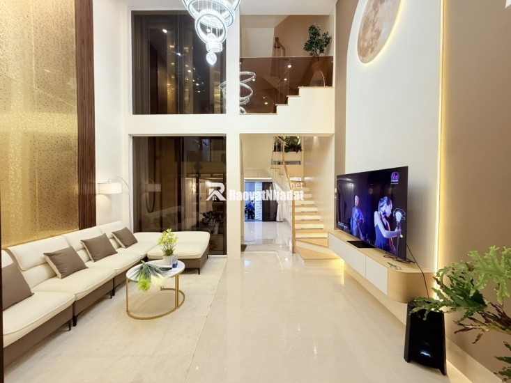 Gò Vấp nhà trong ngõ 5 tầng, 80m2, 4 phòng ngủ, sổ hồng trao tay, giá hời chỉ 9.5 tỷ - Cơ hội an cư lạc nghiệp lý tưởng!