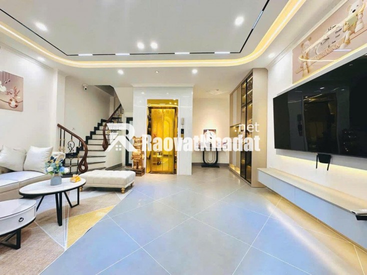 Siêu Phẩm Hiếm! Bán Nhà Đẹp, Thang Máy Quận Đống Đa - 141 Phố Thịnh Quang - S 40m2 - Giá Chào 14.8 Tỷ