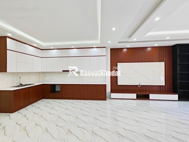 LÒ ĐÚC DÂN XÂY KHUNG CỘT BÊ TÔNG – GẦN PHỐ TRUNG TÂM HAI BÀ