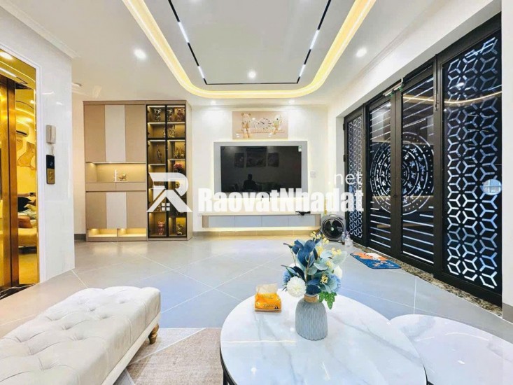 Siêu Phẩm Hiếm! Bán Nhà Đẹp, Thang Máy Quận Đống Đa - 141 Phố Thịnh Quang - S 40m2 - Giá Chào 14.8 Tỷ