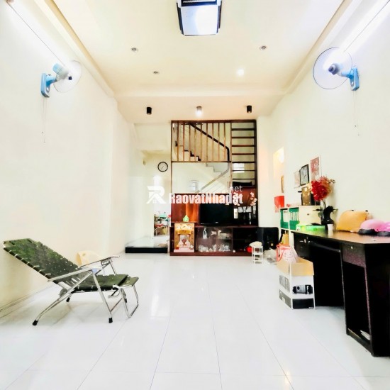 NHÀ 2 TẦNG  CHIẾN LƯỢC - HẺM XE HƠI - CHỈ HƠN 3 TỶ