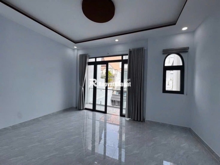 Hẻm xe hơi 1 / đường Bưng Ông Thoàn , P Phước Long B , Q9
5x20 , 2 tầng , 4 PN, 3 Wc hoàn công đủ chỉ 7,5 tỷ TL