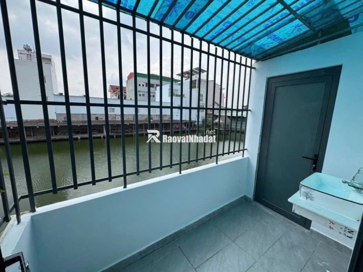Hẻm xe hơi 1 / đường Bưng Ông Thoàn , P Phước Long B , Q9
5x20 , 2 tầng , 4 PN, 3 Wc hoàn công đủ chỉ 7,5 tỷ TL