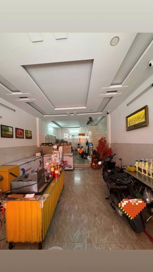 Bán nhà mặt tiền đường Tôn Đức Thắng - Hòn Rớ - Nha Trang 
 Diện tích : 74,4m2 Giá : 6ty4 lh e Trinh