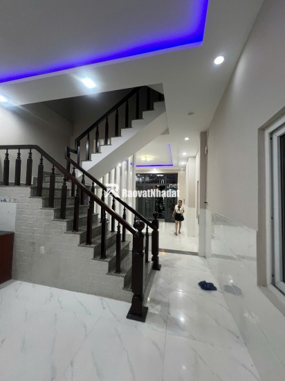 Nhà 3 tầng 61 Nguyễn Thiện Kế