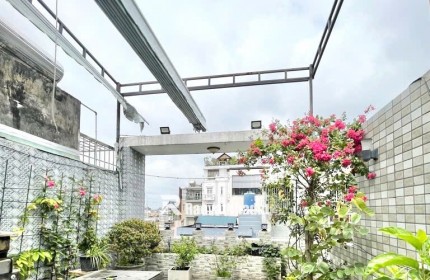 NHÀ 2 TẦNG  CHIẾN LƯỢC - HẺM XE HƠI - CHỈ HƠN 3 TỶ