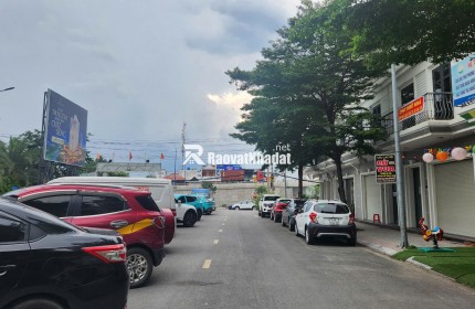 CĂN HỘ CAO CẤP CÓ DÒNG TIỀN -  NGAY VINCOM PLAZA DĨ AN - CĂN GÓC - VỊ TRÍ ĐẮC ĐỊA - 80M2 3 PN - NGAY NGÃ TƯ 550 TP DĨ AN - THANG MÁY THẺ TỪ - GIÁ CHỈ