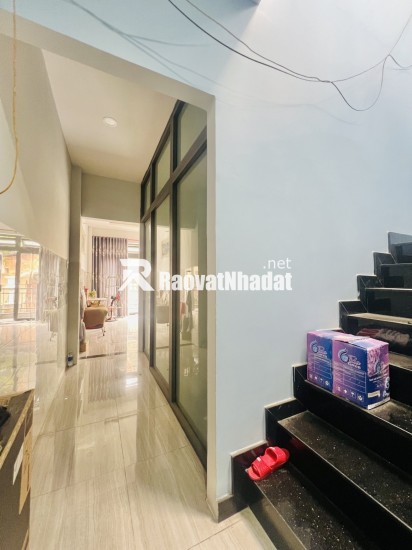 Nhà mặt tiền chợ Tân Bình, 4x17,5 xây 4 tầng cứng đẹp giá chỉ 9,999 tỷ