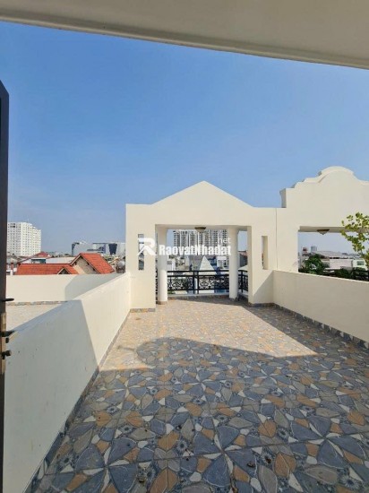 NHÀ ĐẸP TRUNG TÂM TP. THỦ ĐỨC XE HƠI ĐỖ CỬA – GIÁ CHỈ NHỈNH 11 TỶ