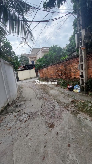BÁN ĐẤT ĐẢN MỖ , THOÁNG, VỊ TRÍ ĐẸP GẦN UBND TRƯỜNG HỌC, THÍCH HỢP Ở, ĐẦU TƯ, XÂY NHÀ