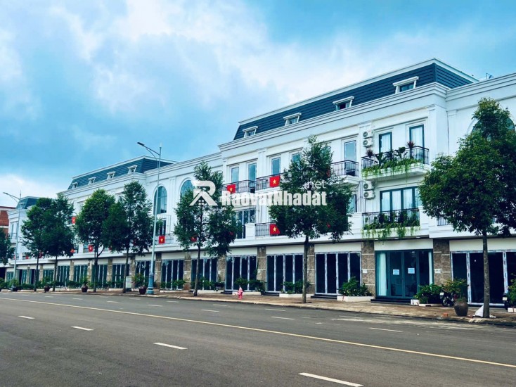 Bán nhà phố tại KĐT Ân Phú, giá 5,7 tỷ, 100m2, thiết kế 1 trệt 3 lầu, mặt đường rộng 32m