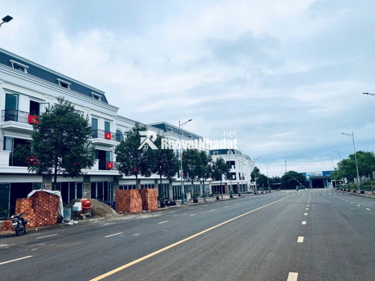 Bán nhà phố tại KĐT Ân Phú, giá 5,7 tỷ, 100m2, thiết kế 1 trệt 3 lầu, mặt đường rộng 32m