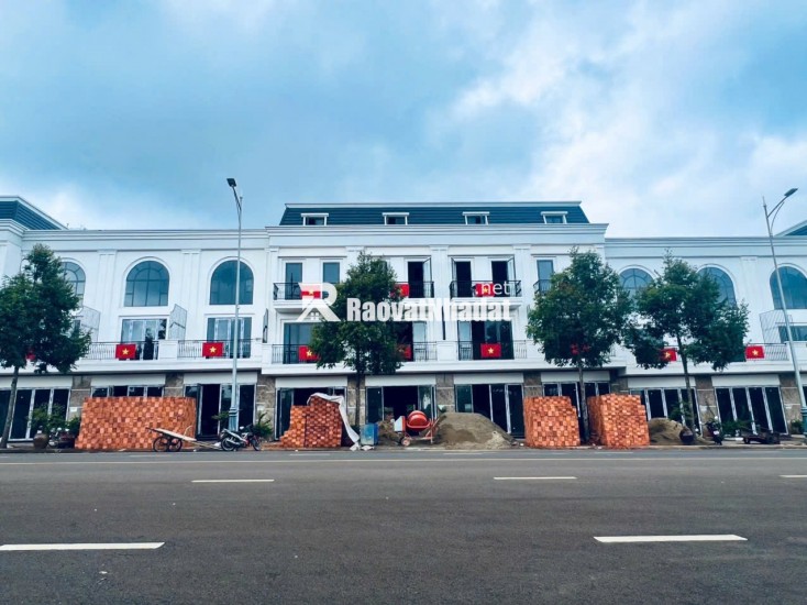 Bán nhà phố tại KĐT Ân Phú, giá 5,7 tỷ, 100m2, thiết kế 1 trệt 3 lầu, mặt đường rộng 32m