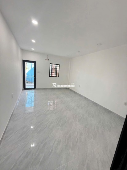 16 TRIỆU: NHÀ NGUYÊN CĂN 3 TẦNG TÂN BÌNH- LÝ THƯỜNG KIỆT- 4m X 17m– 4 PHÒNG NGỦ MỚI. VŨ 0933910039
