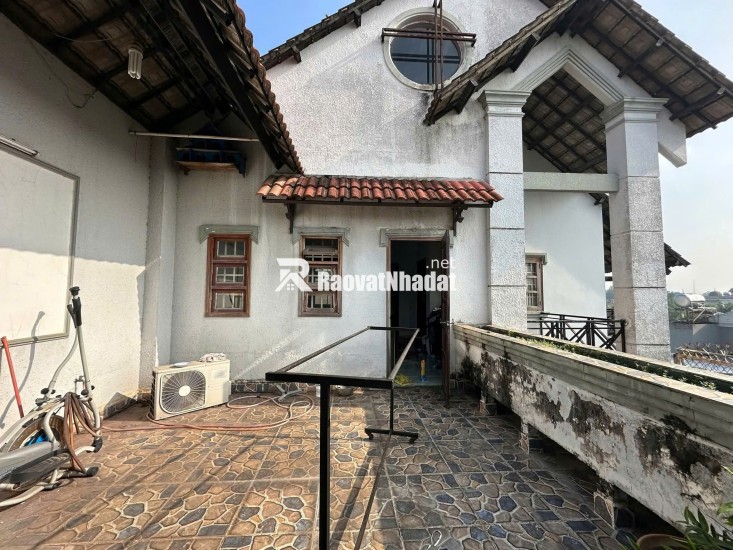 Bán nhà mặt tiền Dương Công Khi, Hóc Môn. DT 200m2, 3 tầng, 6PN. Sổ hồng, giá 15 tỷ.
