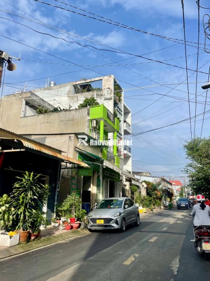 Nhà 4 tầng, hẻm 1 xẹt Đỗ Xuân Hợp, dòng tiền ổn định 10 triệu/tháng, chưa tới 4 tỷ.