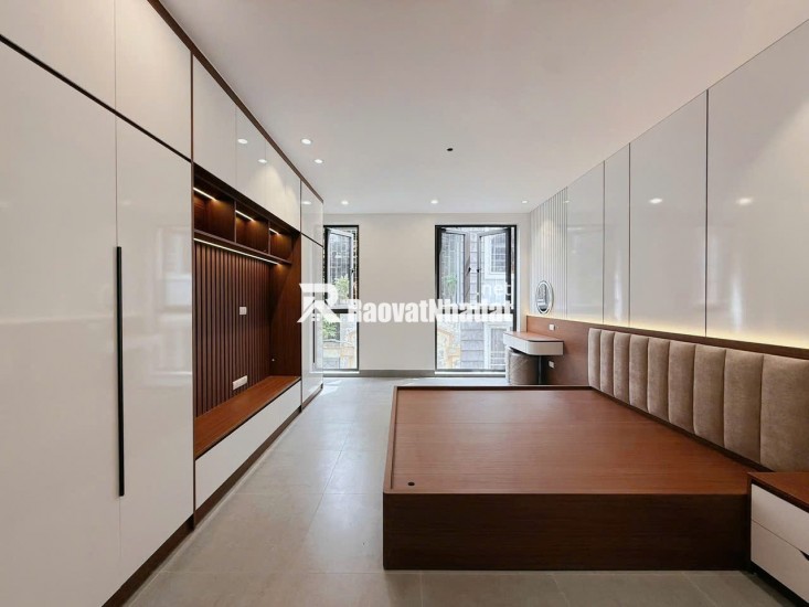 Bán Gấp Nhà Cầu Giấy 6 Tầng Thang Máy 40m2 Chỉ Nhỉnh 9 tỷ