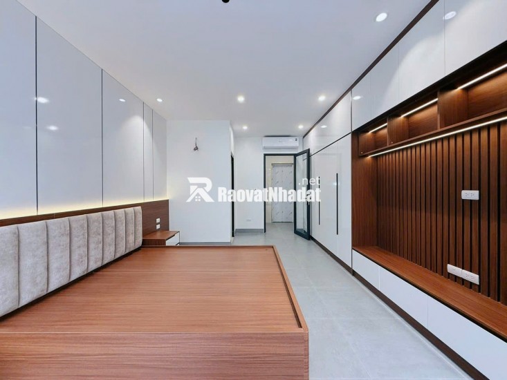 Bán Gấp Nhà Cầu Giấy 6 Tầng Thang Máy 40m2 Chỉ Nhỉnh 9 tỷ