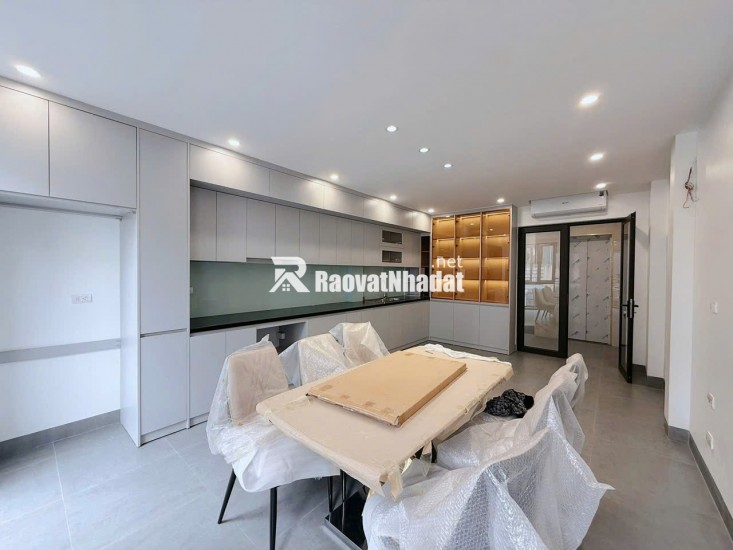 Bán Gấp Nhà Cầu Giấy 6 Tầng Thang Máy 40m2 Chỉ Nhỉnh 9 tỷ