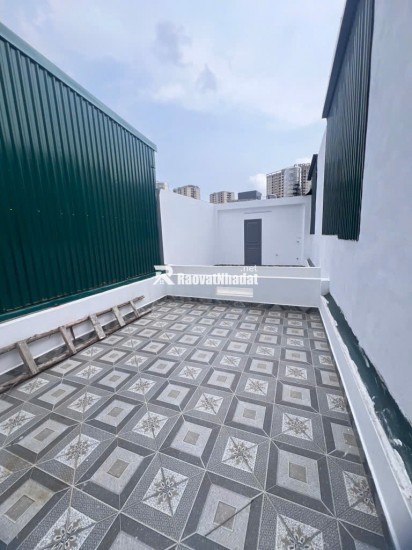 SIÊU HÓT - BÁN NHÀ TRUNG TÂM THẠCH BÀN- 30M², MT 4.5 M - 5 tầng – CHỈ 6.X TỶ,  Ô TÔ TRÁNH