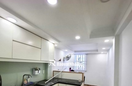 HIẾM -HẺM XE HƠI ĐỖ CỬA LÊ VĂN SỸ Q3 - NHÀ ĐẸP - TRỆT, 3 LẦU, SÂN THƯỢNG - NỞ HẬU TÀI LỘC - CHỈ NHỈNH 8 TỶ