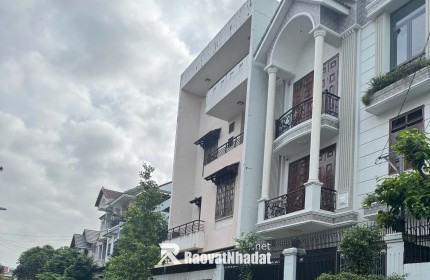 Cho thuê căn biệt thự đường 23, Hiệp Bình Chánh, nhà xây 1 trệt 2 lầu, sân thượng. DT 8x15
