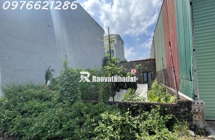 SIÊU HIẾM – Bán đất Giang Biên, ngõ ô tô, gần chợ Quán Tình Quang, 30m² giá 3,7 tỷ