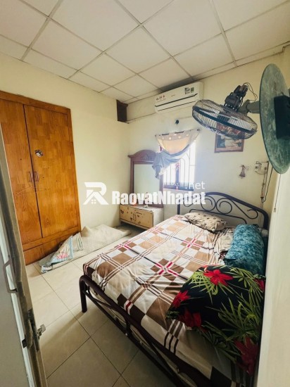 Bán nhà mặt phố Lê Văn Quới, Bình Tân. DT 4x12m, 2 tầng, 2PN. Sổ hồng, giá 4.6 tỷ. LH: 0909898125