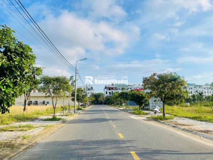 Bán đất thổ cư Lê Thương, Hòa Hiệp Nam, Liên Chiểu, Đà Nẵng. DT 117m2, giá 4.4 tỷ, sổ đỏ, hướng Tây Nam. LH: 0877661879