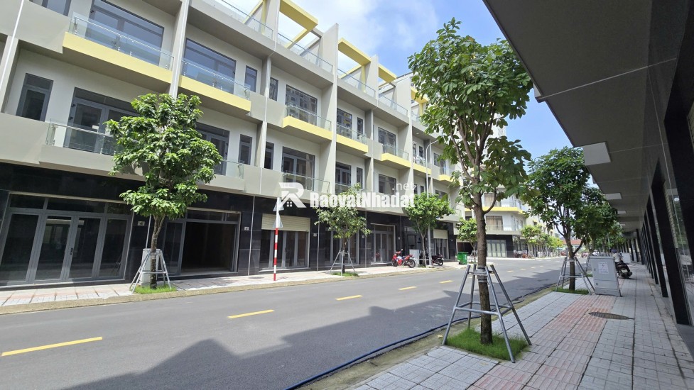 Bcons Uni Valley khu nhà phố compound cao cấp liền kề Metro, Làng ĐH Thủ Đức, với 20% - 1.4 tỷ nhận nhà nhận sổ