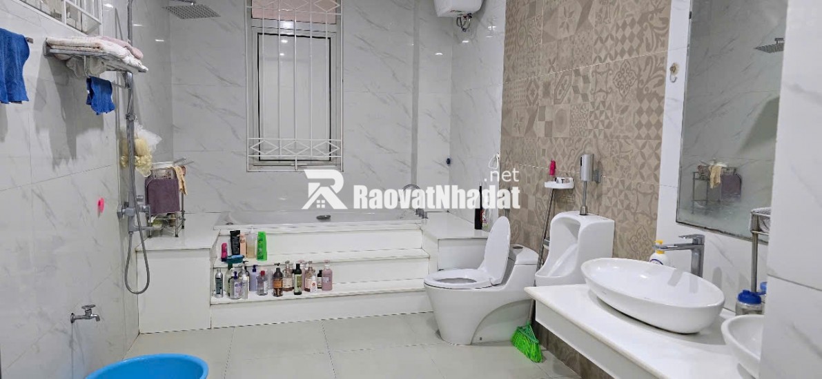 CHO THUÊ VĂN PHÒNG – NHÀ XƯỞNG THỜI TRANG KHÉP KÍN