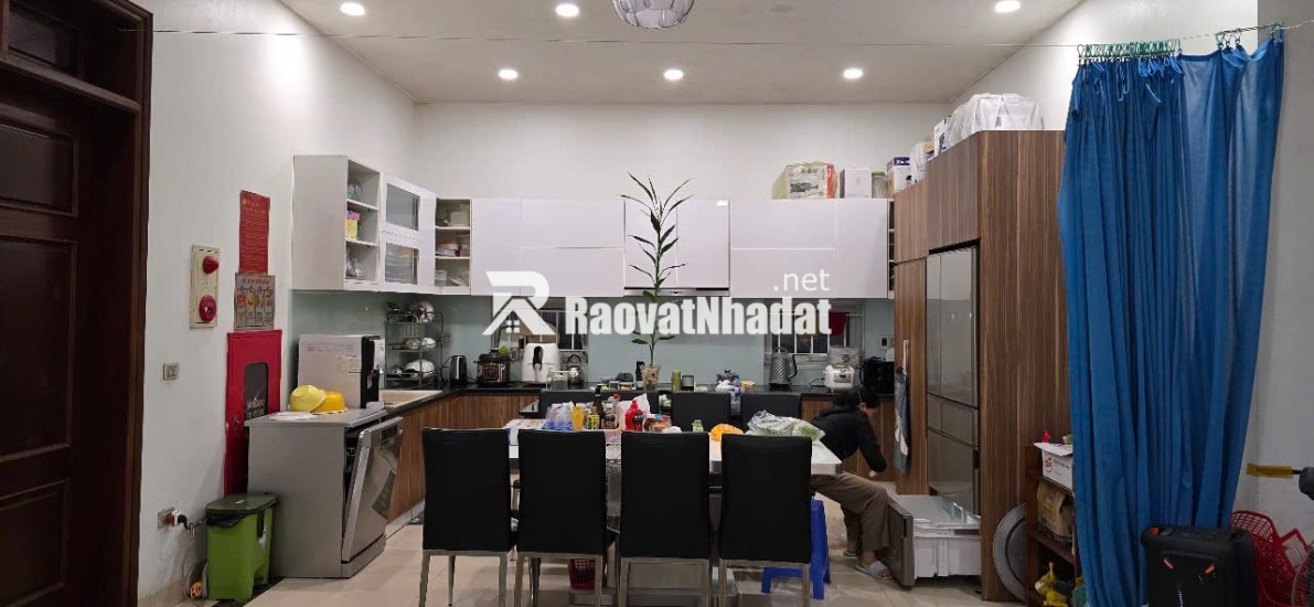 CHO THUÊ VĂN PHÒNG – NHÀ XƯỞNG THỜI TRANG KHÉP KÍN