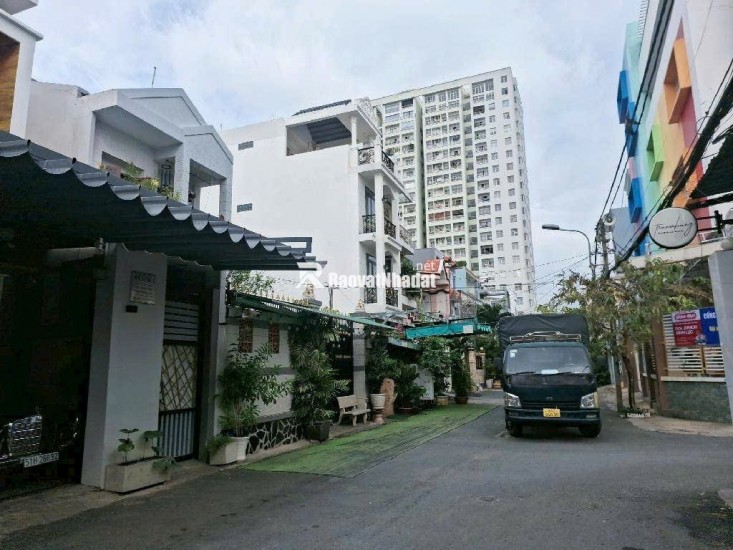 BÁN NHÀ PHỐ 3 TẦNG HẺM XE HƠI QUAY ĐẦU NGAY TRUNG TÂM Q7