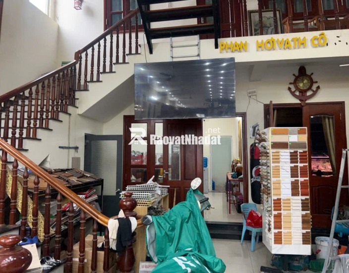 VỪA Ở, VỪA LÀM VP KD, SHOWROOM
Bán nhà 3 tầng mặt tiên đường lê Hồng Phong, Nam Nha Trang (Phước long cũ)