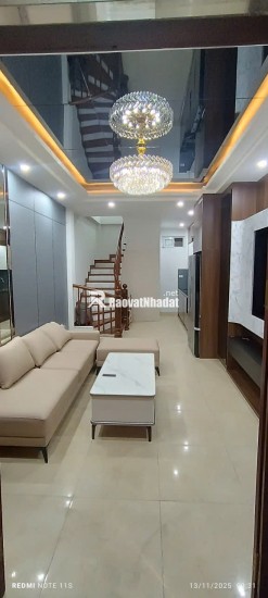 Bán Nhà 34m2- 5 tầng, full nội thất cao cấp– Đường Láng – Đống Đa– Ngõ Nông